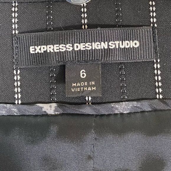 NWOT Express Design Studio Black & White Pinstriped Blazer Jacket - Picture 7 of 9